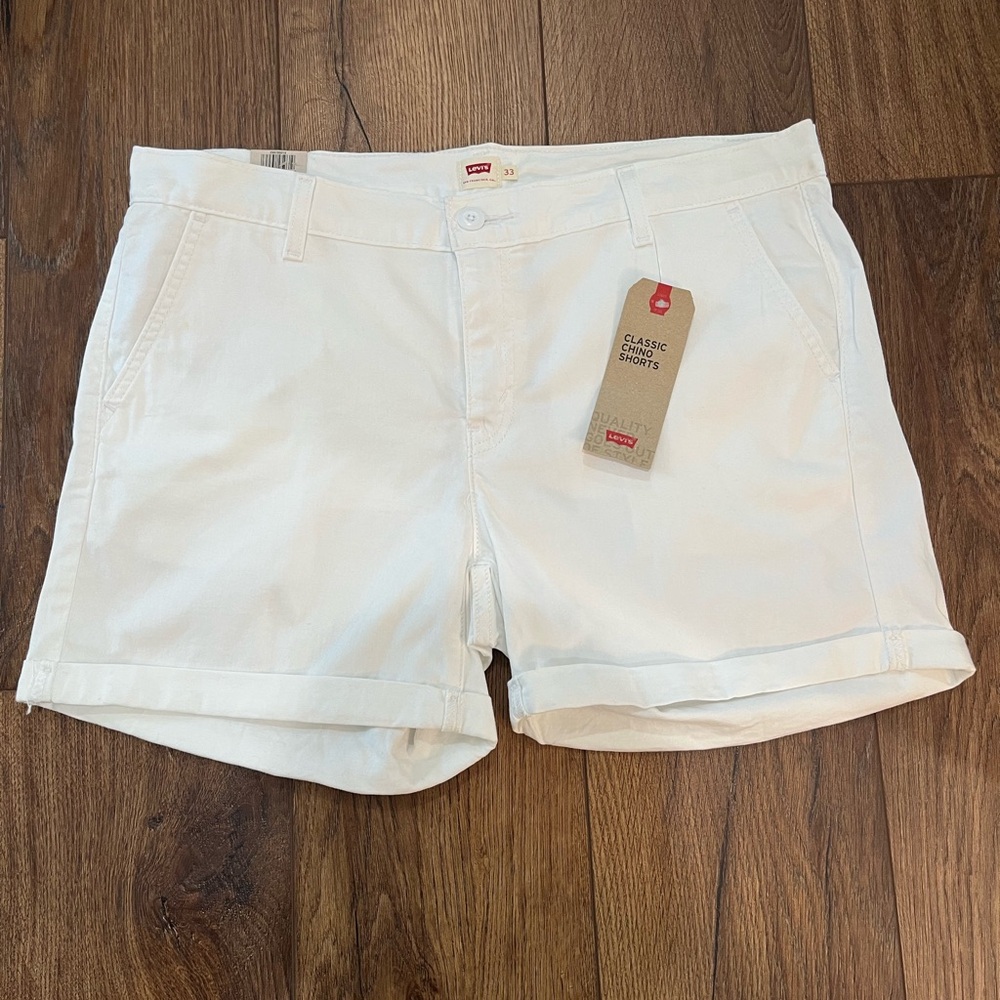 Levi's Women's Classic Chino Shorts Size 16 W33 White Mid Rise Cuffed NWT $45